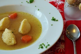 Grießnockerl Suppe